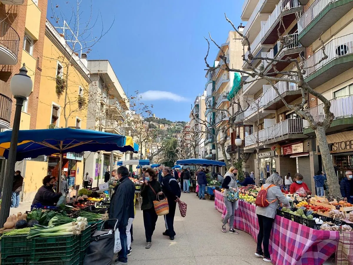 Blanes Old Town: 2 Blocks/2 Min Walk To The Beach Apartamento